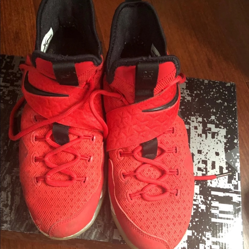 Nike Lebron shoes